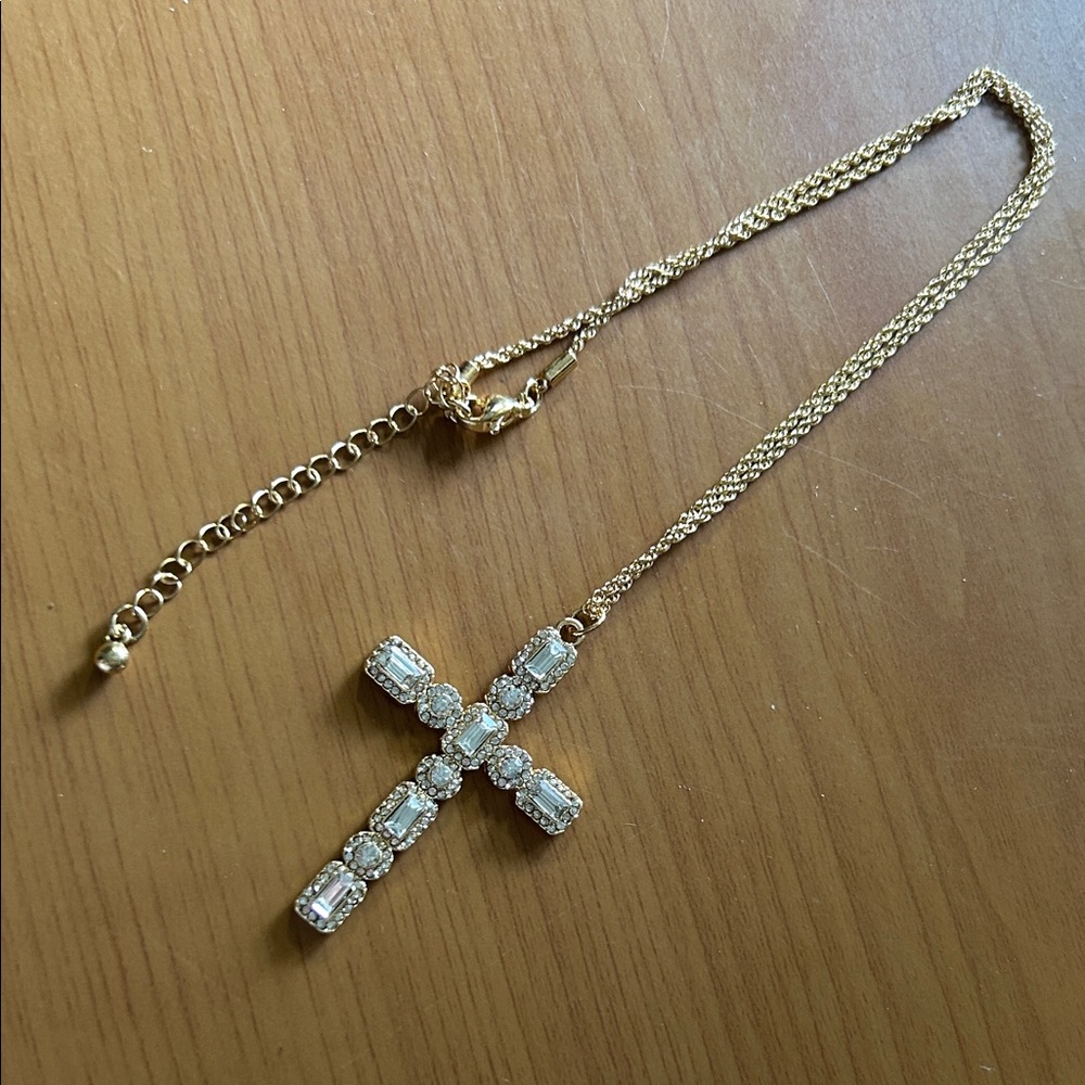 Elegant Gold Cross Pendant Necklace